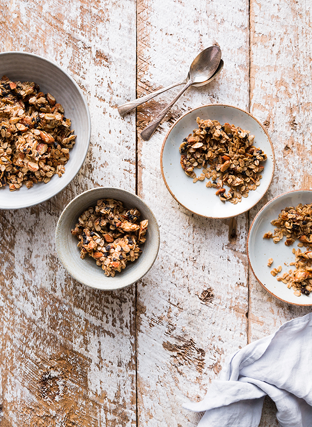 Blueberry and Figs Vegan Granola