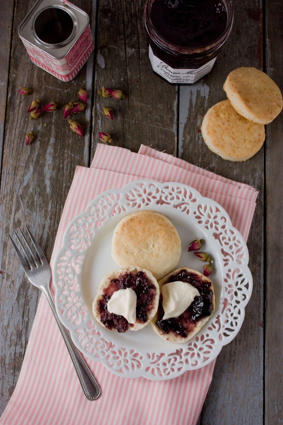 Scones Anglais Et Lemon Curd